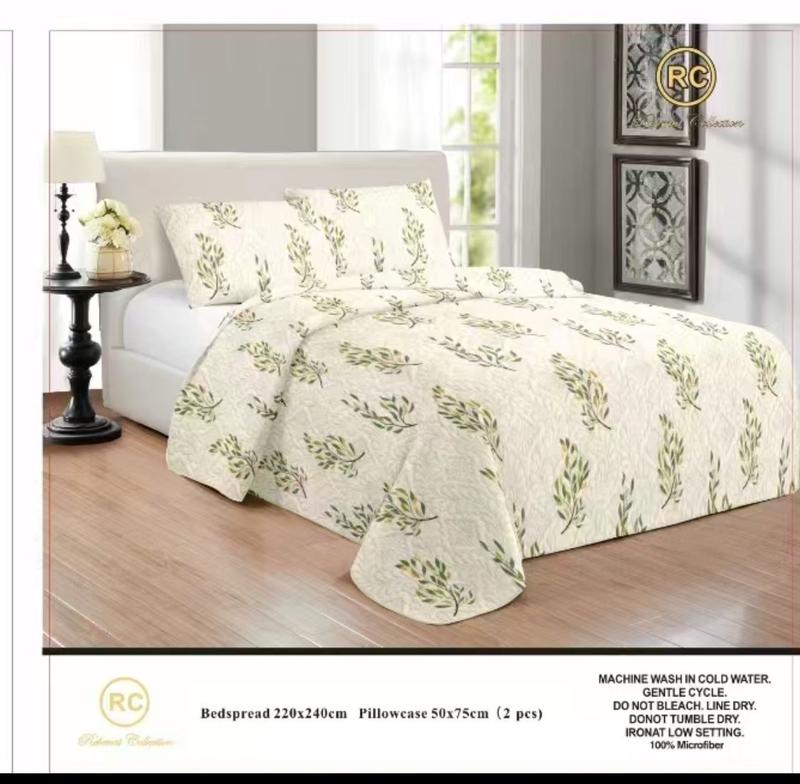 3 Piece Bedspread Set with 2 Pillowcases for Double and King Beds - Soft Microfiber Material 0
