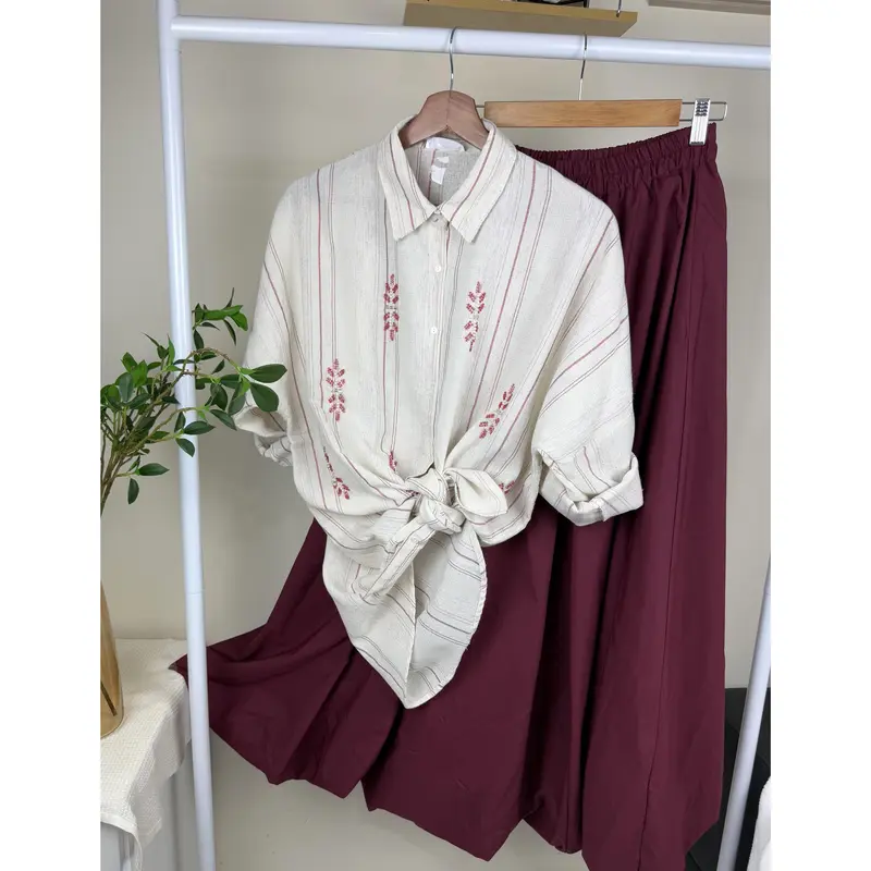 Burgundy Elegant Flowy Maxi Skirt for Women 1