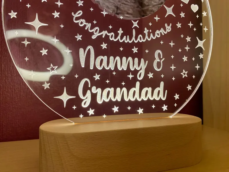 Baby announcement photo light stand - baby arrival - pregnancy announcement - gift for grandparents - gift for parents - light up present 2