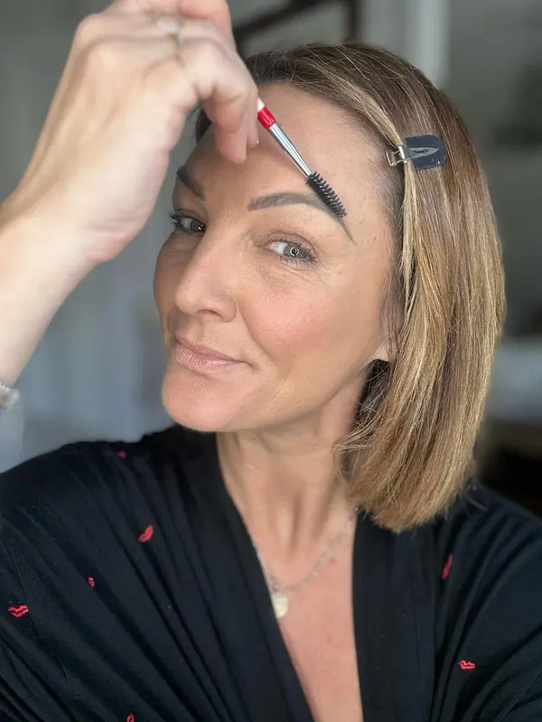 Angled Eyebrow & Eyeliner Brush With Spoolie For Precision & Definition 4
