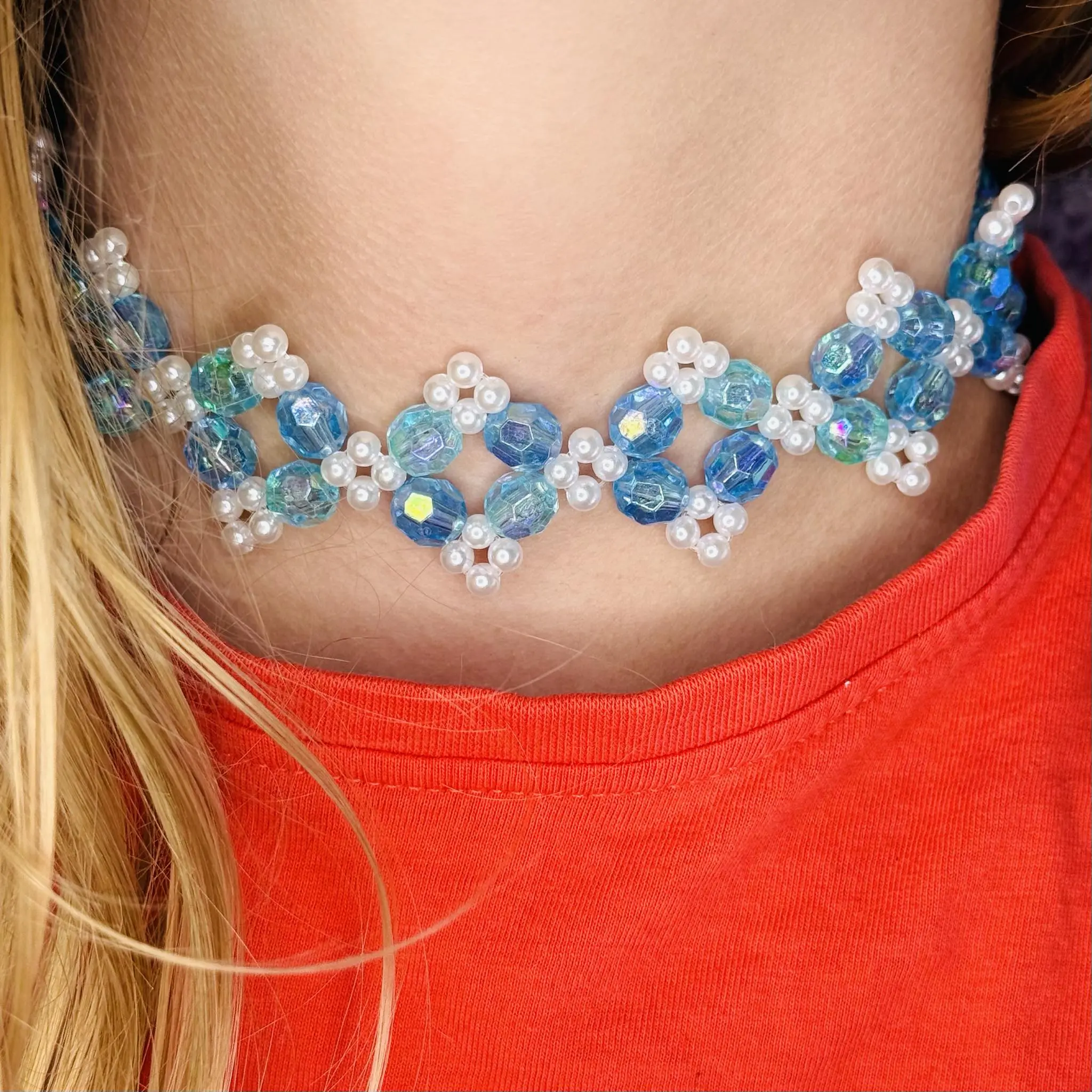 Eve's Design Choker Necklace with Beaded Acrylic Pendant, Metal Coating Chain for Durability and Unisex Daily Wear