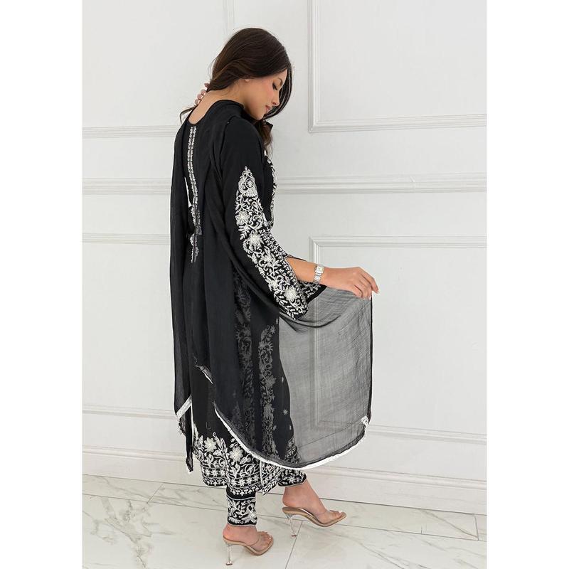 HK271 Jabeen - Black Linen Oufit 5