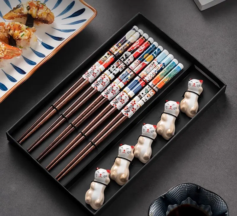 Japanese-style Ghibli Cat Kitty Chopsticks and Chopstick Rest Holder Set: The solid wood utensils come in an anti-slip design and a gift box Inactive Cutlery Tableware 0