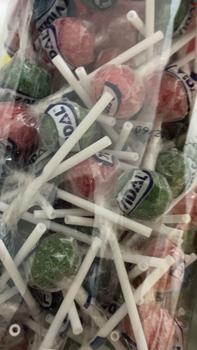 Product Review of VIDAL LOTTA LOLLIES SOUR LOLLIPOPS (150 PIECES). TONGUE PAINTER. MIXED FLAVOURS. HALAL from ℳ**🦴 0