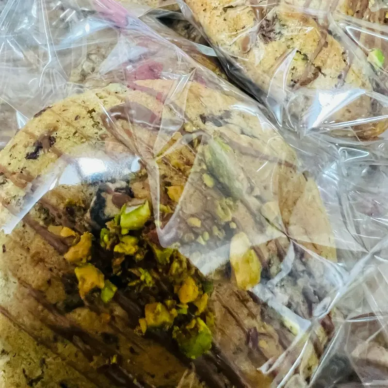 Pistachio, Chocolate and Orange NYC Style Cookies - Snack 3