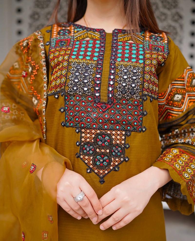 Product Introduction of 3-Piece Embroidered Khaddi Cotton Suit with Sindhi-Inspired Design. Comfort Matching 5