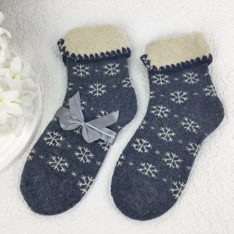 Warm And Cozy Slipper Cuffed Socks With Snowflake Prints for Women 4