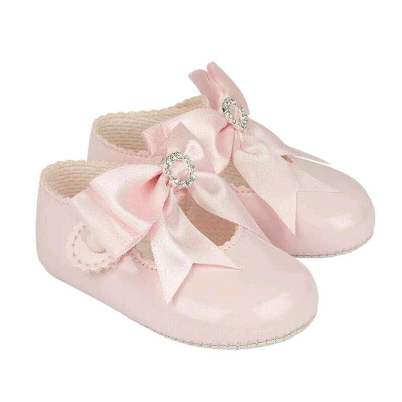 Baby girls soft sole pram shoes with bow and diamante details - perfect for your little princess 2