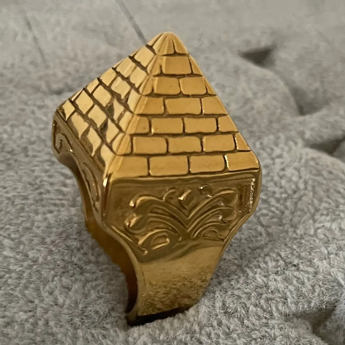 big gold plated pyrimad ring for men stainless steel