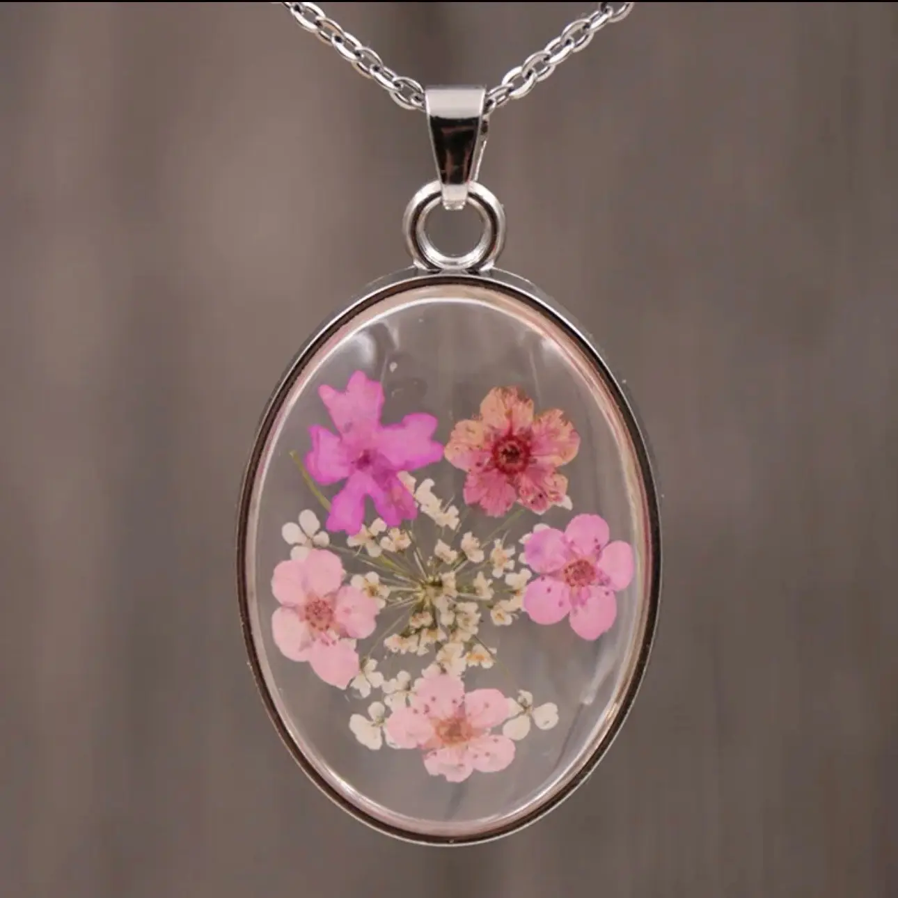 Dried Reisin Flower Pendant - Fashion Accessory
