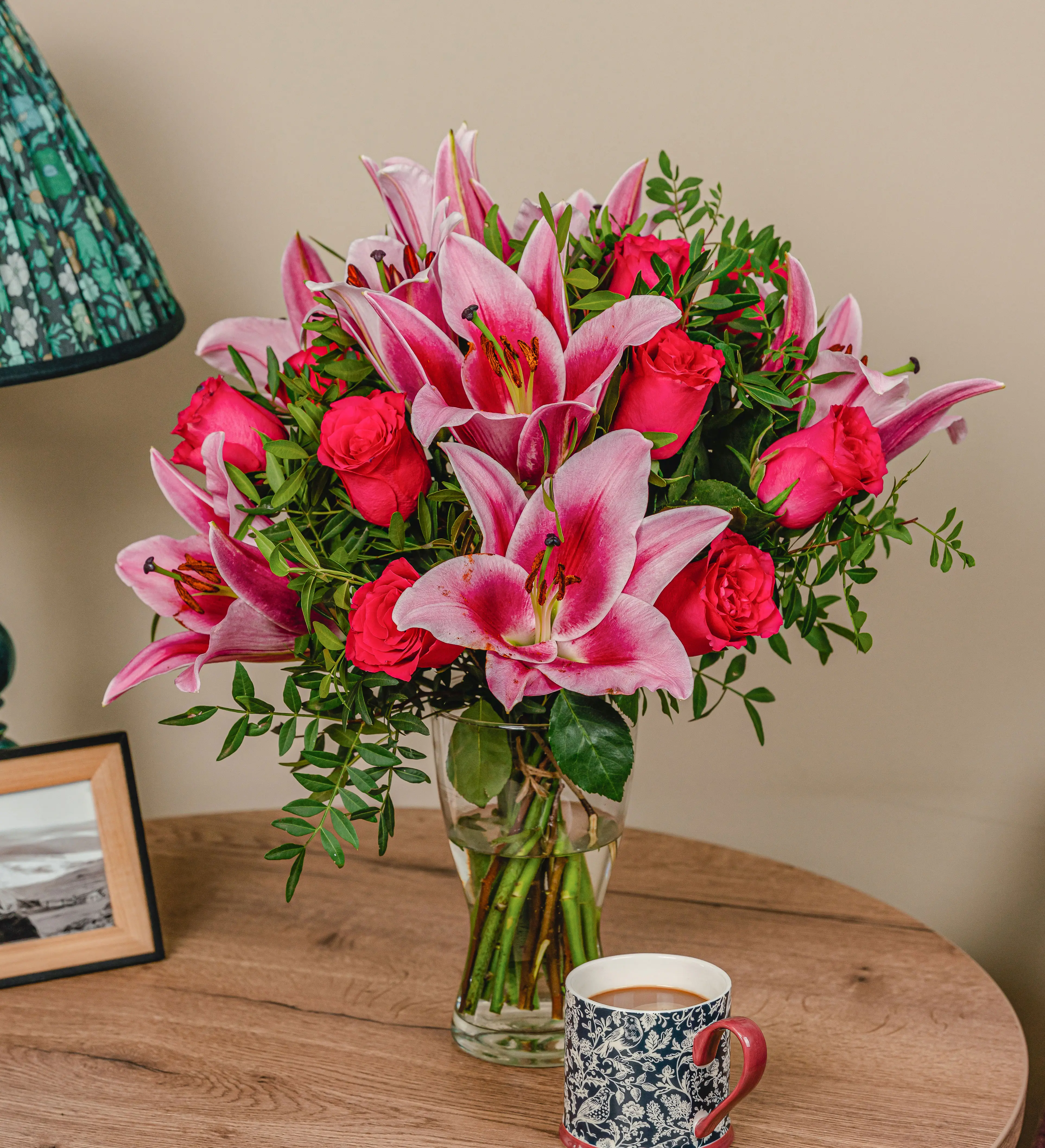 Rose and Lily With Clear Vase - Bouquet of Fresh Flowers - Birthday Flowers - Next Day Free Shipping - Flowers for her - Flowers 2024 - Gifts for him - Flowers Gift - Fresh Cut Flowers - Gifts for Girlfriend - Prestige Flowers