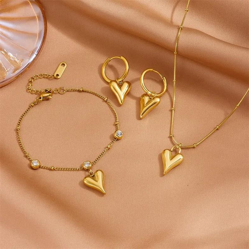 Product Introduction of Simply Classic Style Heart Shiny 18k Gold Plated Necklace for Women 0