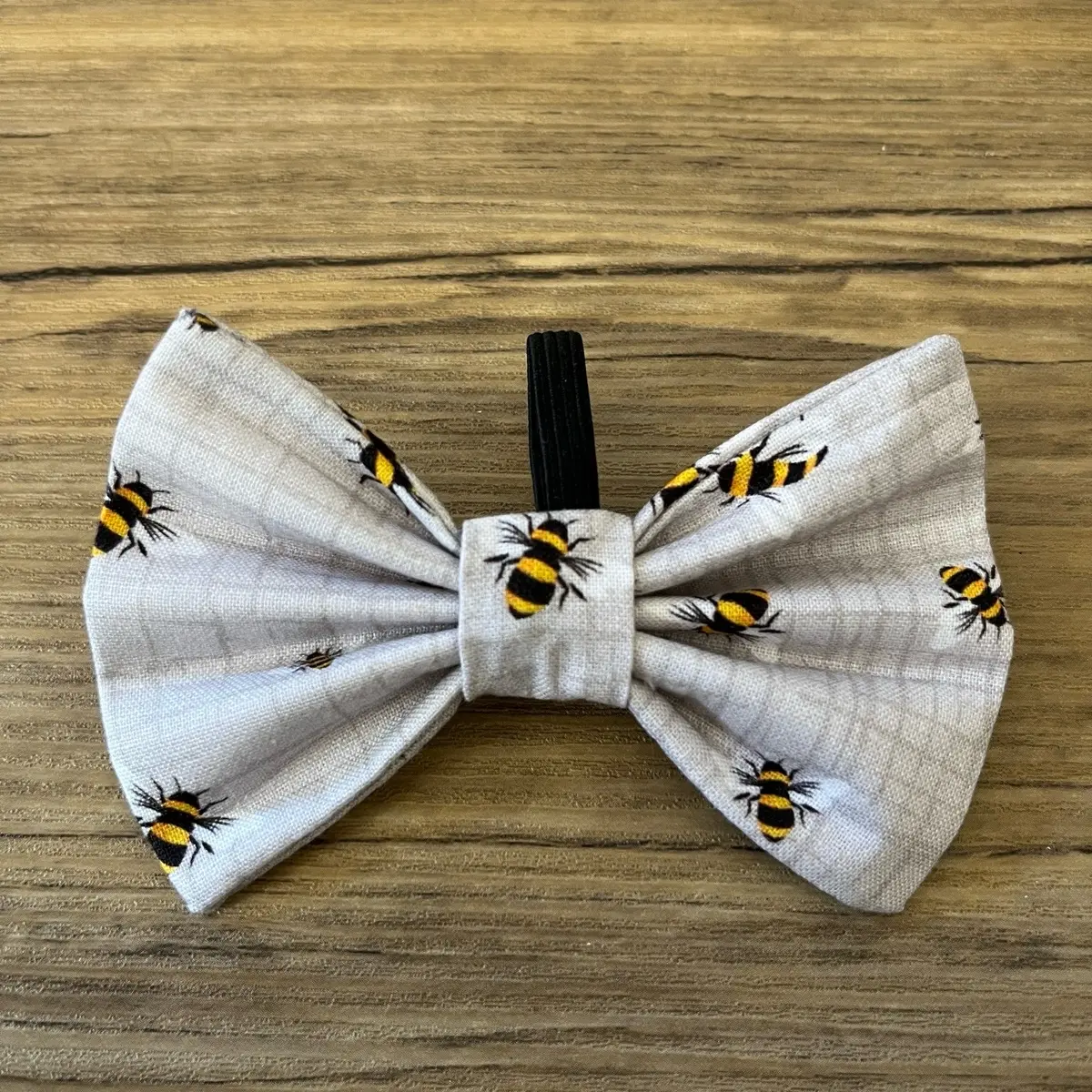 Bee Dog Bow Tie - Fashion Accessory for Dogs and Cats