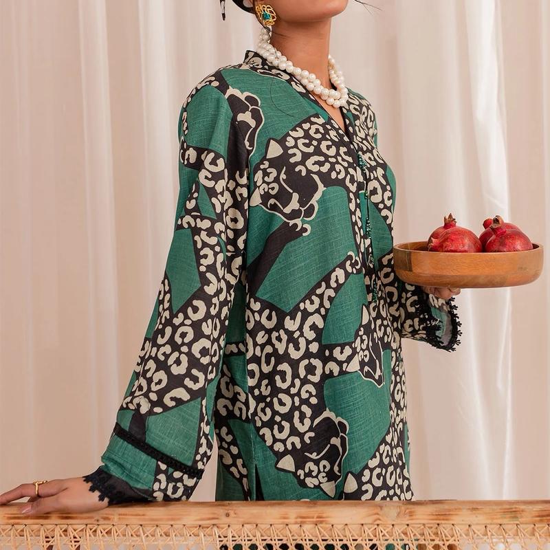 Nureh - 2 Piece Printed Khaddar Shirt paired with Printed Khaddar Trouser regular chic 4
