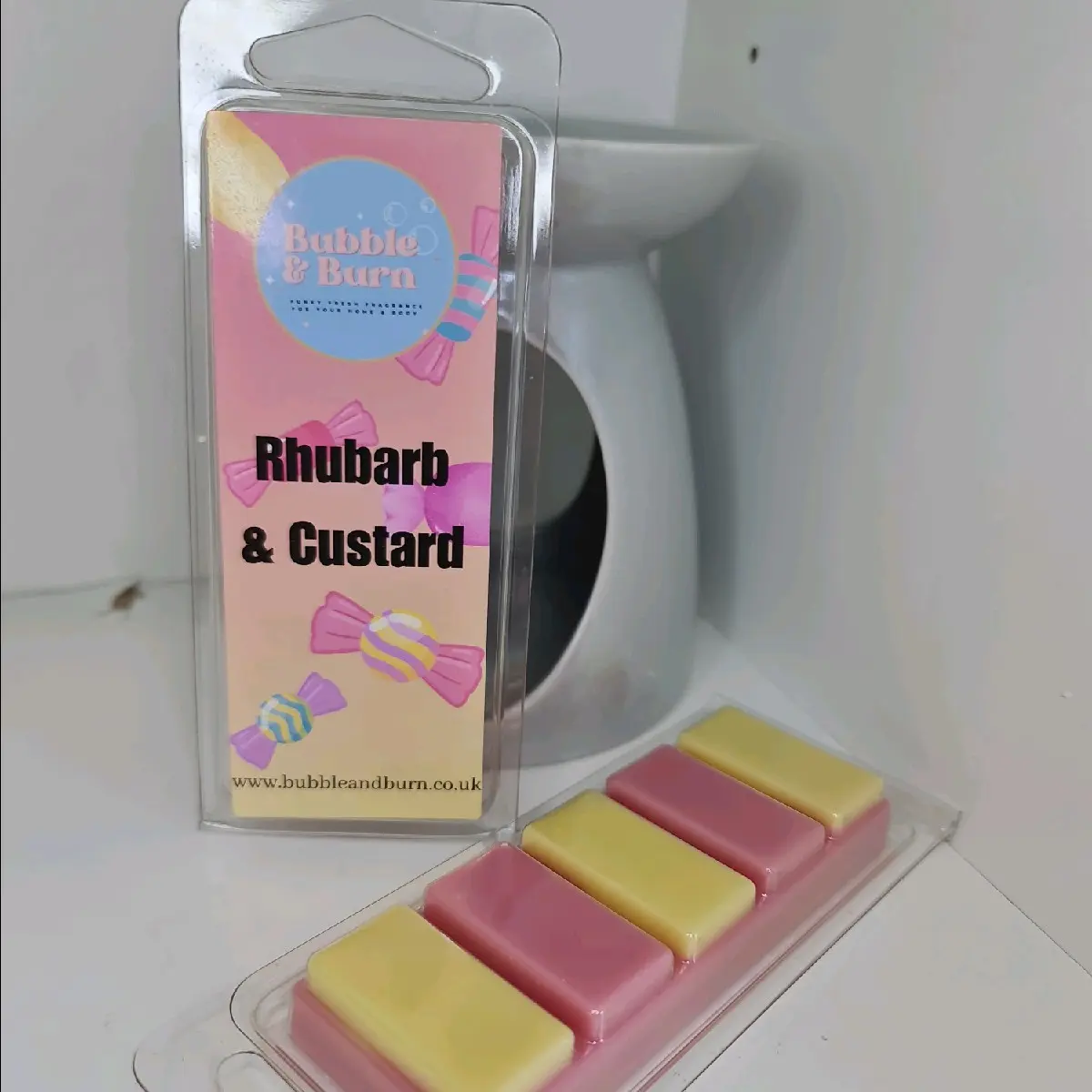 Rhubarb and Custard wax melt , highly scented melts
