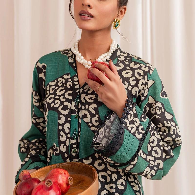 Nureh - 2 Piece Printed Khaddar Shirt paired with Printed Khaddar Trouser regular chic 2