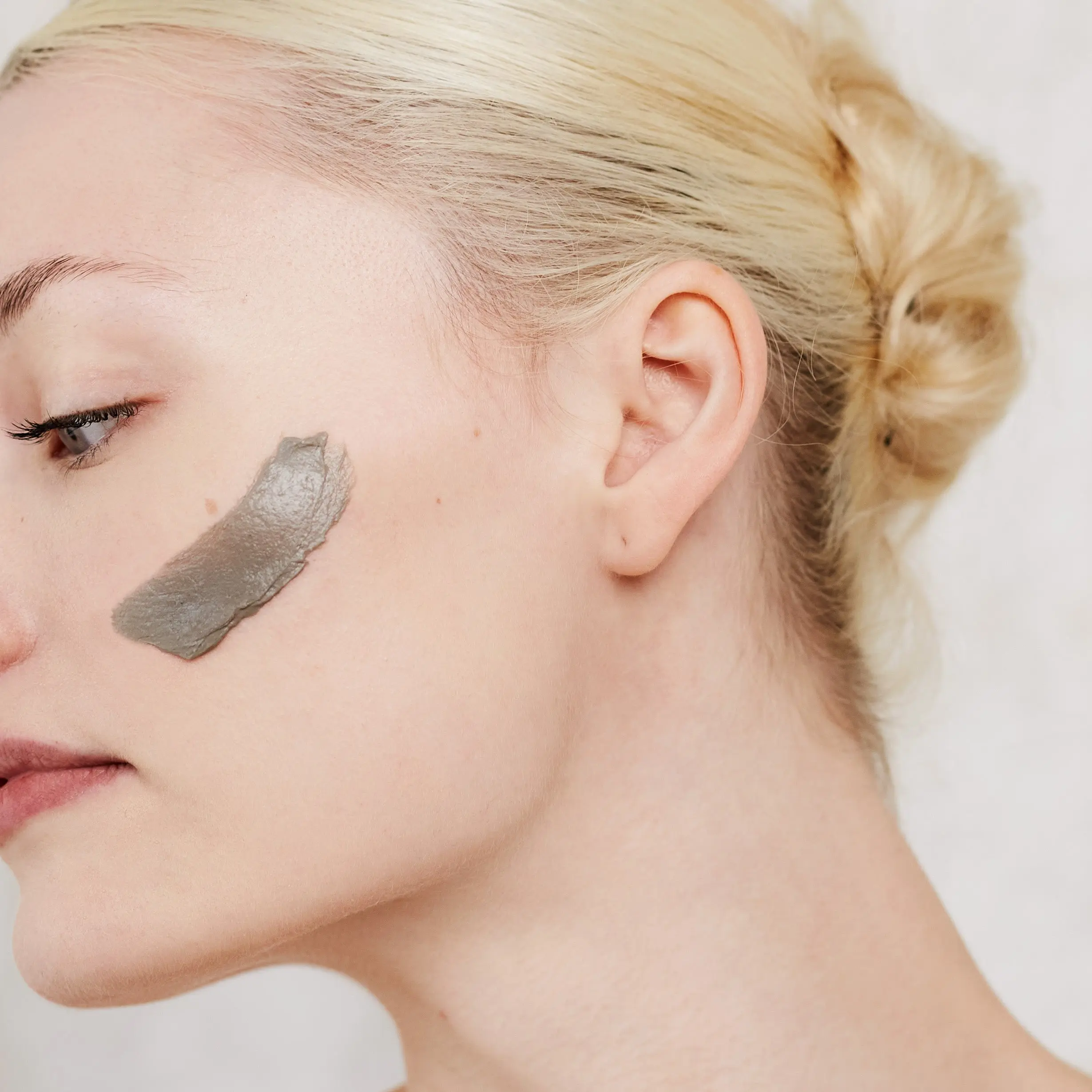RADIANCE Organic & Natural Brightening Dead Sea Mineral Mud Mask with Acai and Goji Berry Extract