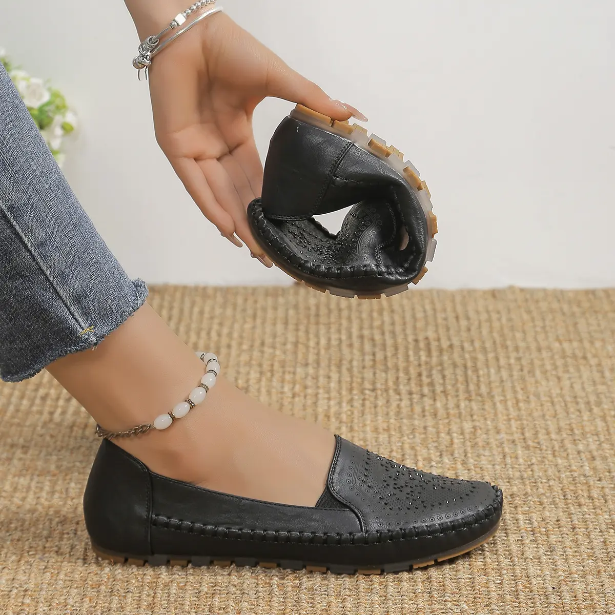 Elegant Crystal Ballerina Black Beige Women's Flat Soft Round Toe Comfort Slip-On Ladies Loafers Leather Mules Shoes Large Size Footwear Walking Shoes Girl Slipon Tactical Bridal
