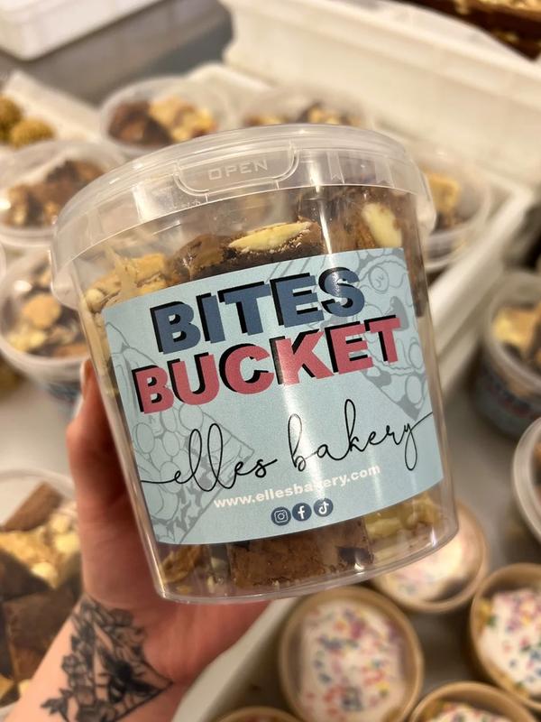 Bites Bucket - Chunks of 7 different Blondies & Brownies 1