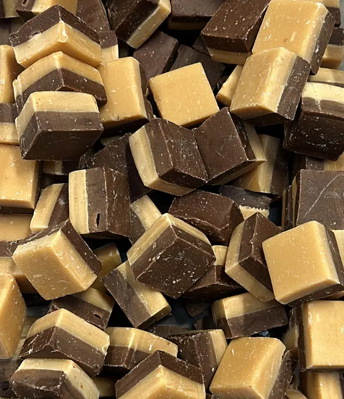 Sweet Pick and Mix - VANILA & CHOCOLATE FUDGE Sweets - Large Bag - Perfect Snack for Parties and Gifts - Candy 2