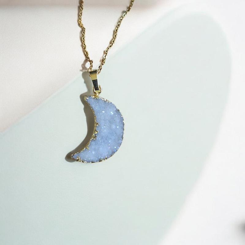 GRACE HALF MOON NECKLACE 2