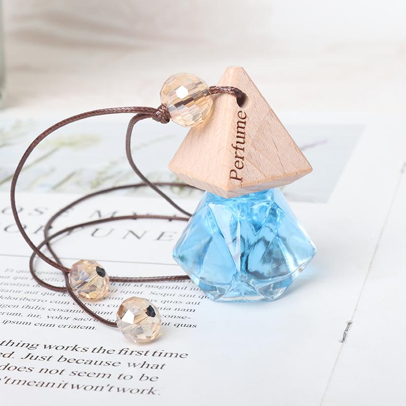 Car perfume and aromatherapy with crystal decoration, it's an ideal festival gift. It can be placed in the car, room or anywhere you want to fill with fragrance. The fragrance is soft and not pungent, and it's safe for mothers and babies. 3