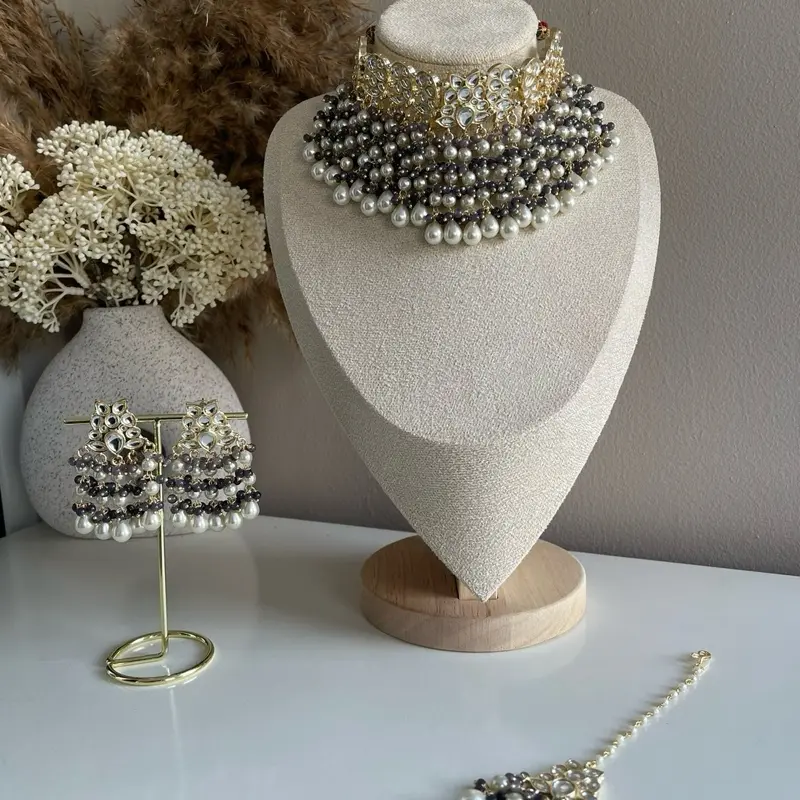 Available in 2 colours - beautiful beaded Indian jewellery set for women