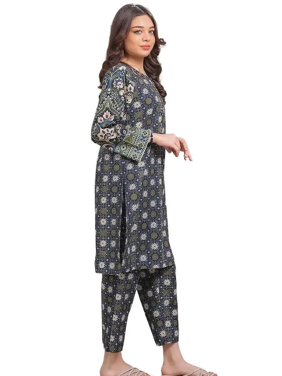 Waniya BOXY FLORALS 2 PCS  ladies suite KHADDAR MATERIAL