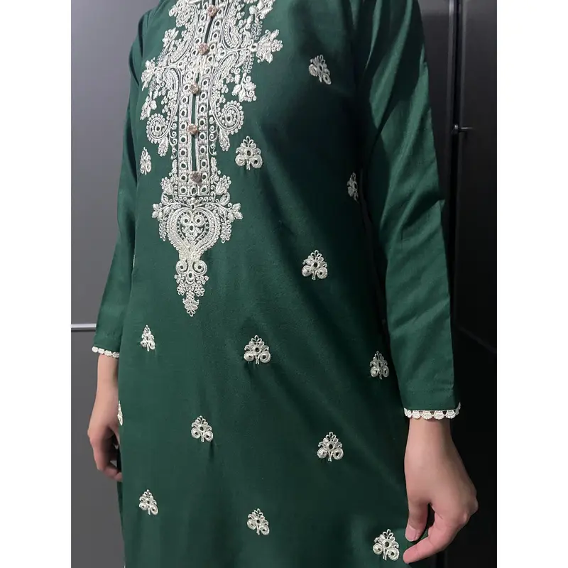 D-11 Embroidered  2 Piece Winter Dhanak  Outfit 2