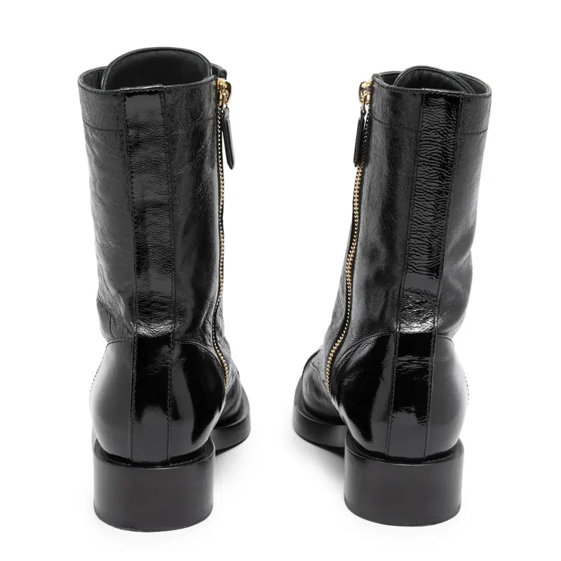 Preowned Chanel Combat Calf leather Black Plain 35.5 IT All Seasons Excellent condition 1