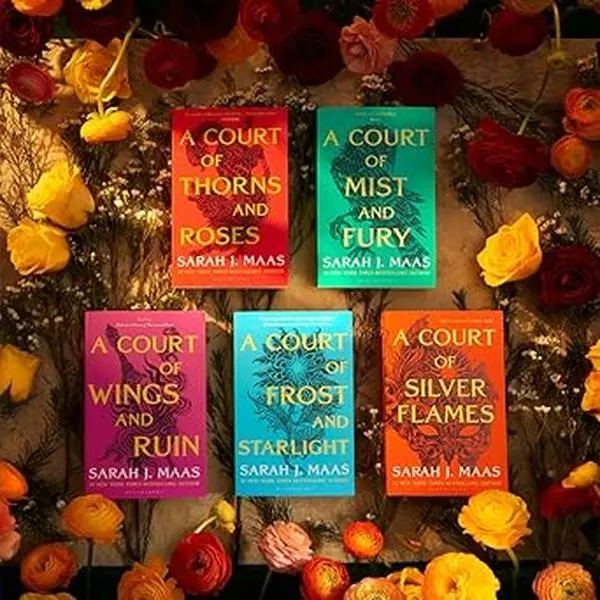 A Court of Thorns and Roses Paperback Box Set (5 books): The first five books of the hottest fantasy series and TikTok sensation 2