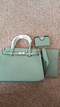 Product Review of Women's Fashionable Crocodile Embossed Tote Bag & Wallet & Clutch Bag, Large Capacity Pu Tote Bag with Shoulder Strap, Casual Trendy Versatile High-quality Daily Commuting  Bag Set from C**l I**s 0