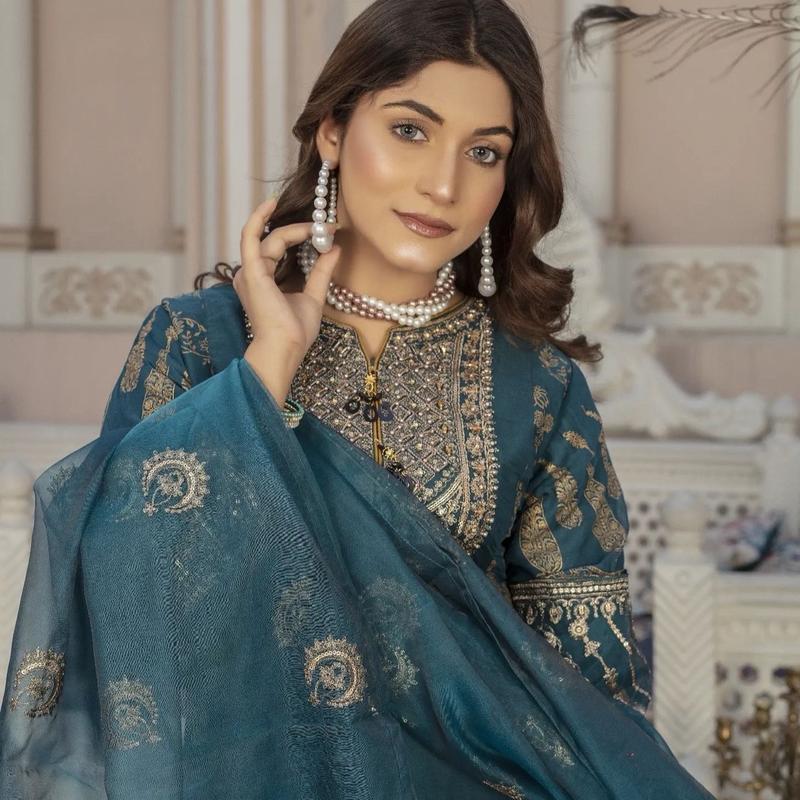 Beautiful Party Wear Embroidered & Digital Print 3pc Suit With Gharara & organza  Dupatta Womenswear 5