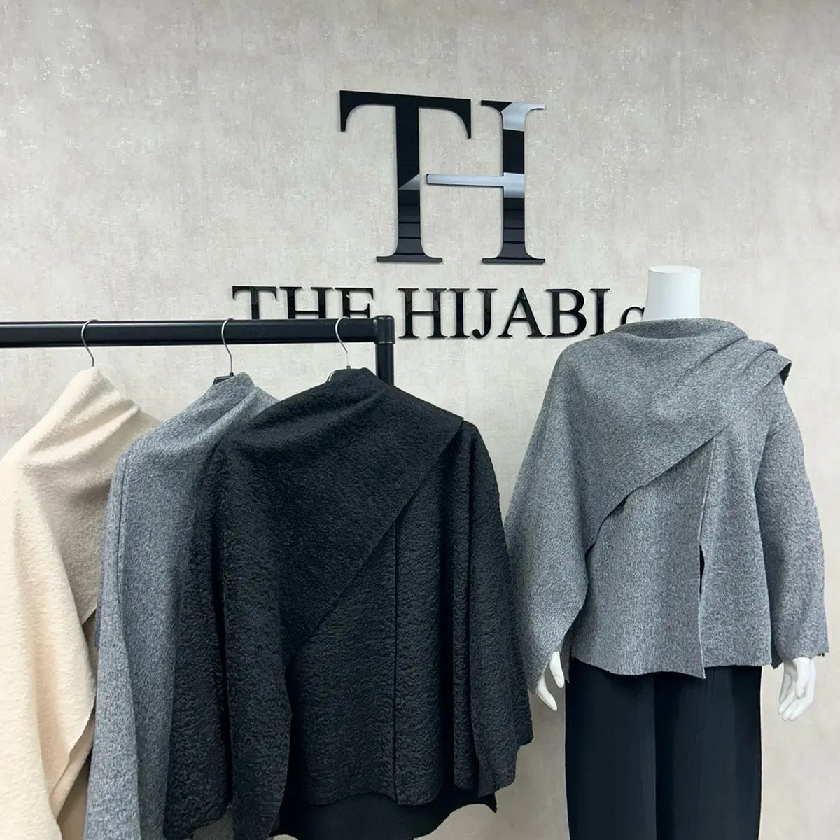 Women's Wool Cape Wrap Jacket for Winter Coats - Womenswear