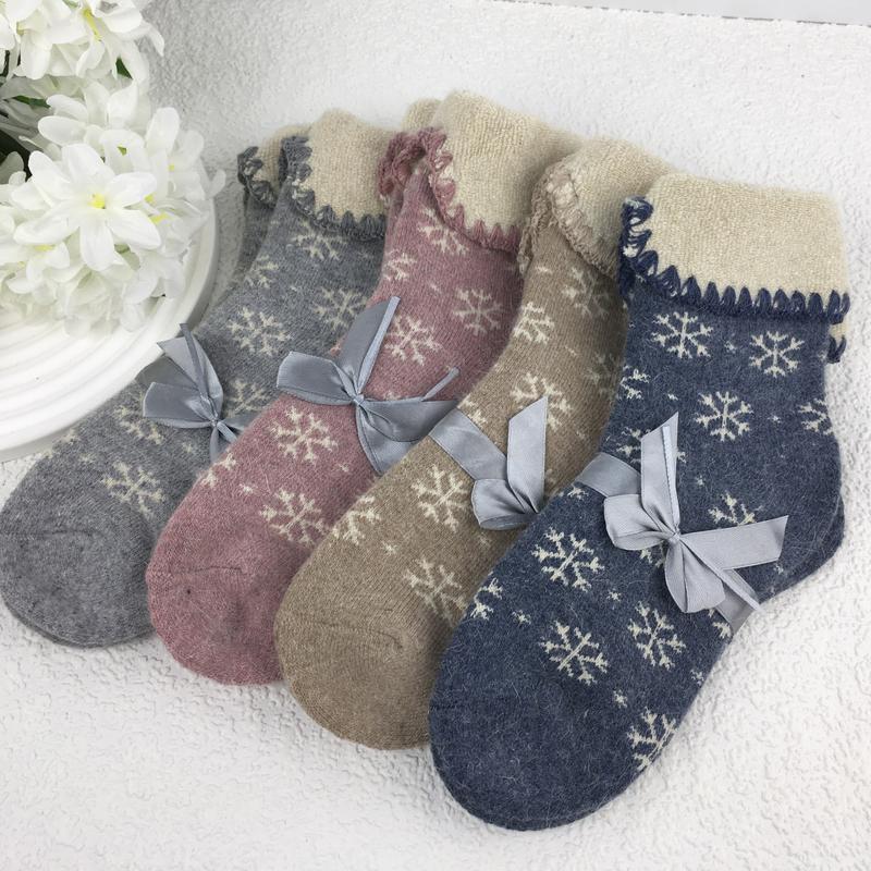 Warm And Cozy Slipper Cuffed Socks With Snowflake Prints for Women 0