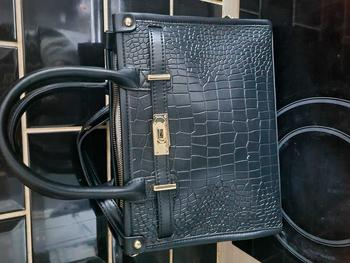 Product Review of Women's Fashionable Crocodile Embossed Tote Bag & Wallet & Clutch Bag, Large Capacity Pu Tote Bag with Shoulder Strap, Casual Trendy Versatile High-quality Daily Commuting  Bag Set from S**5 0