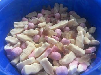 Product Review of 100g non fizzy pick your own pick and mix Snack Sweet from R**r 0