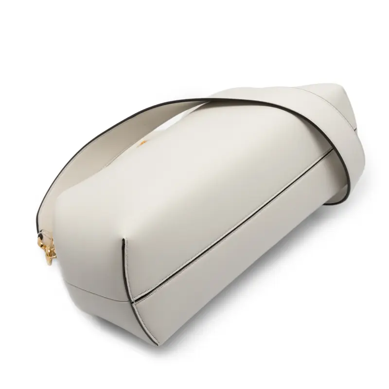 Preowned Fendi Fendi First Midi White Bag Clutch bag Calfskin Plain White Excellent condition 5