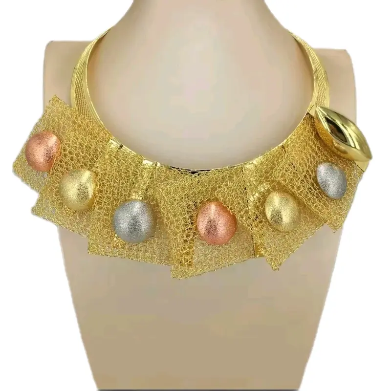 Gold Mesh Metallic Jewellery Set for Women 2