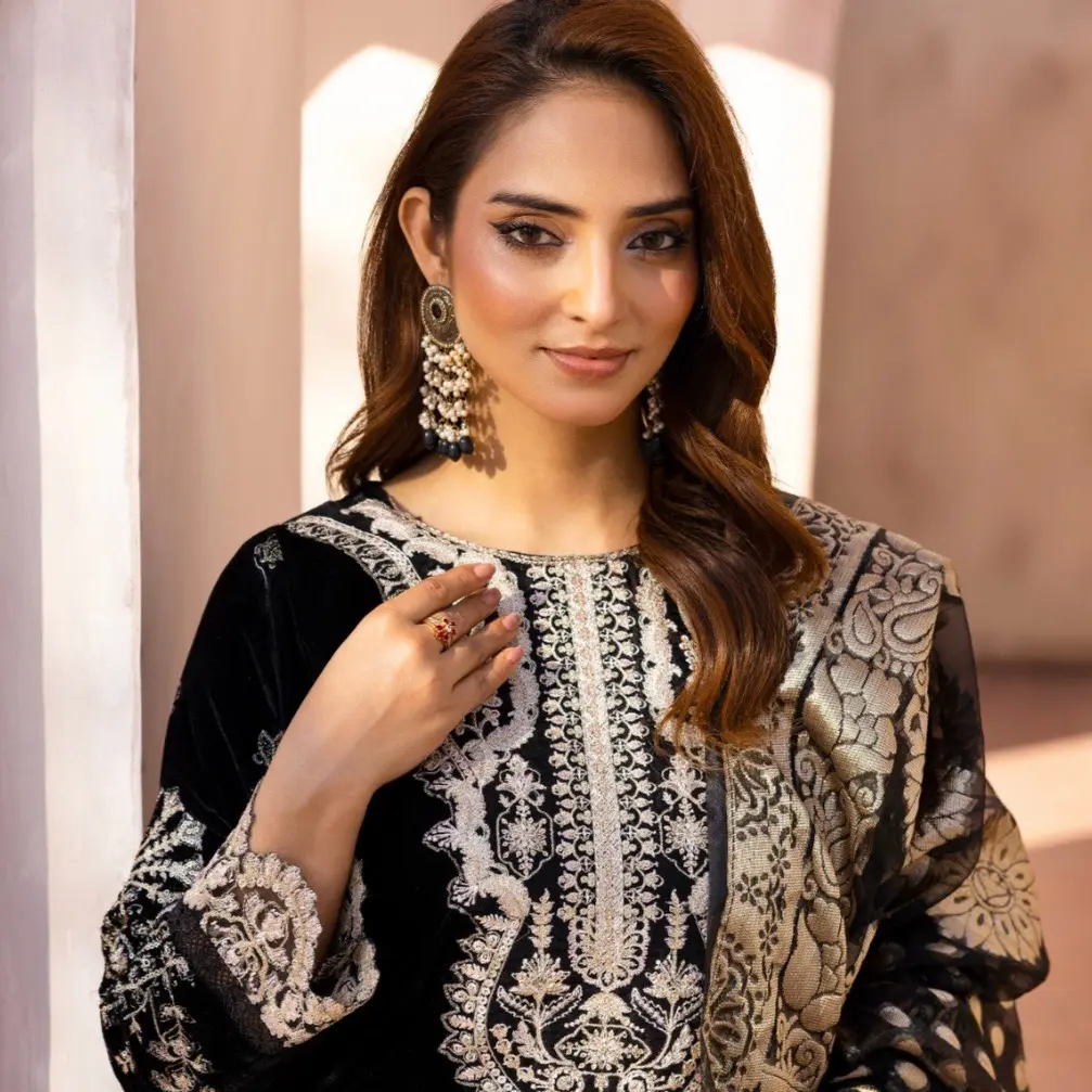 Beautiful fannah velvet simran collection with raw silk bottoms and organza dupatta