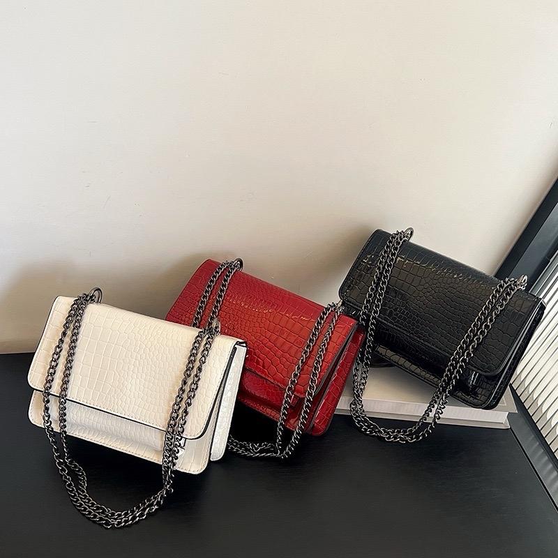 Patent Leather Shiny Crocodile Pattern Chain Underarm Bag - 2024 Summer New Shoulder Bag, Simple Commuter Women's Bag 1