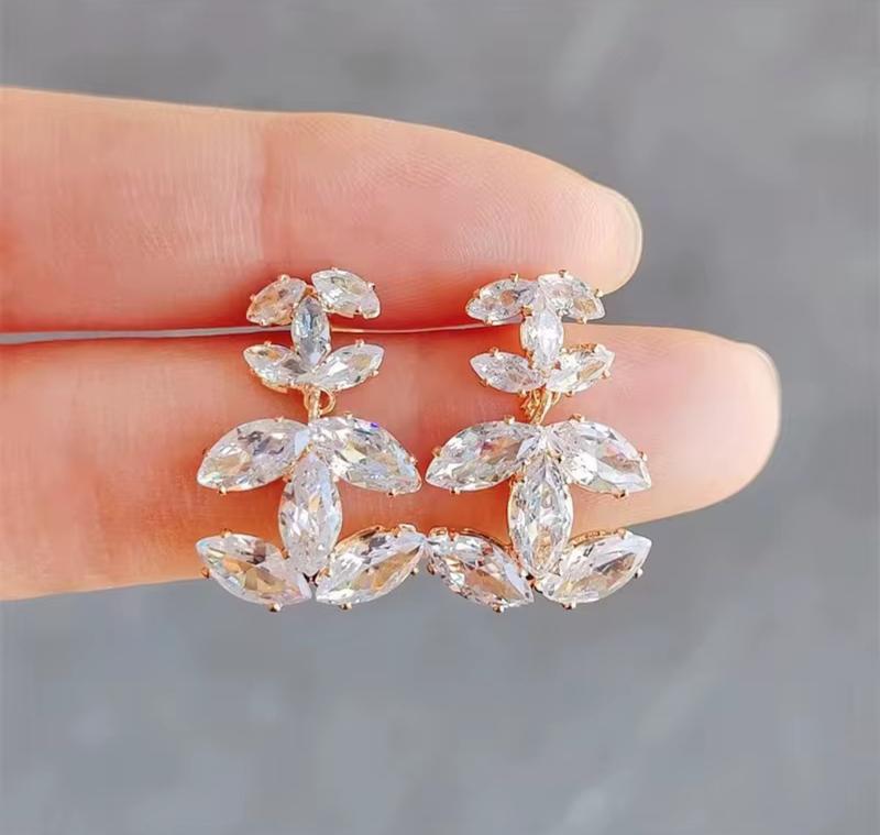 1Pair Fashion Advanced Sense Shiny Letter Earrings For Women Girls Minimalist Versatile Earrings Jewelry Accessories Gifts 8
