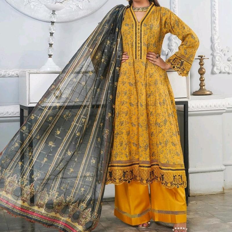 Munira lawn suits Dress 1