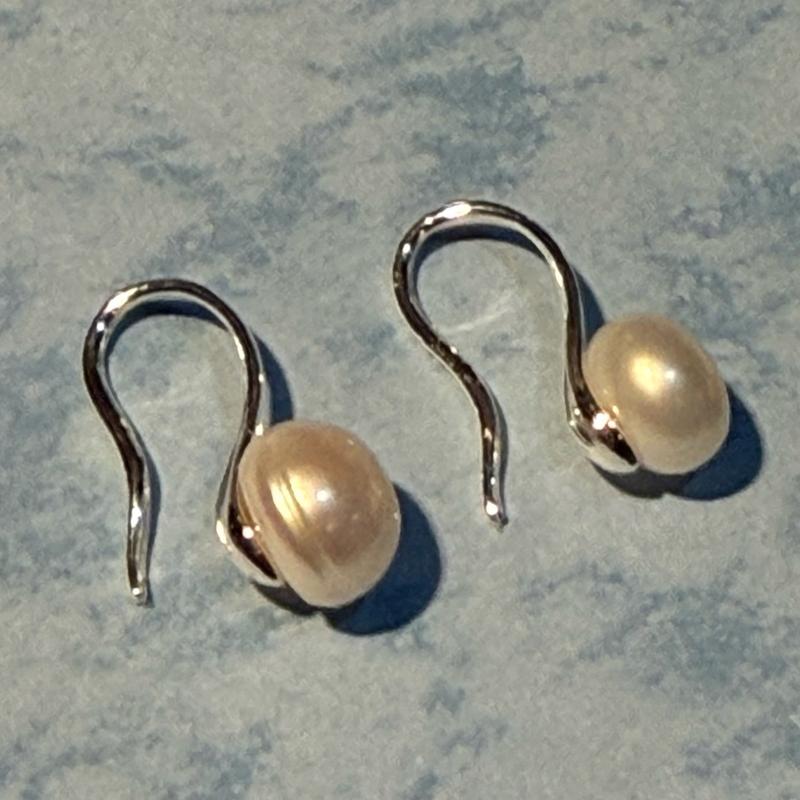 Pearl Drop Earrings - Perfect for Any Occasion 4