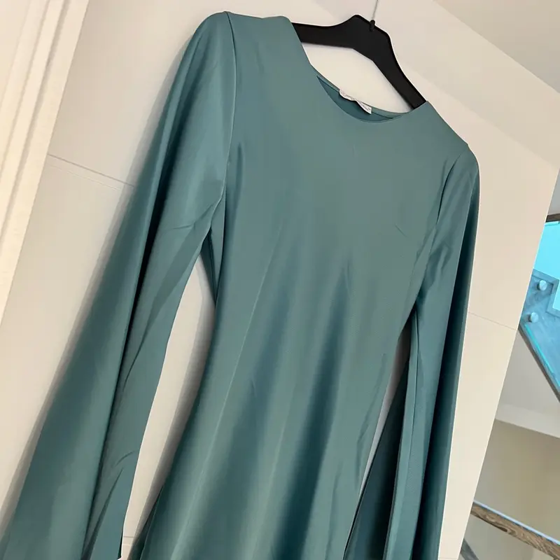 Maxi dress with tie back strings (6/12) 1