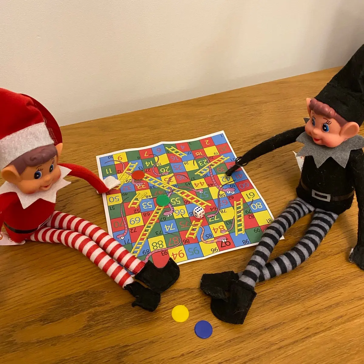 Elf mini snakes & ladders game