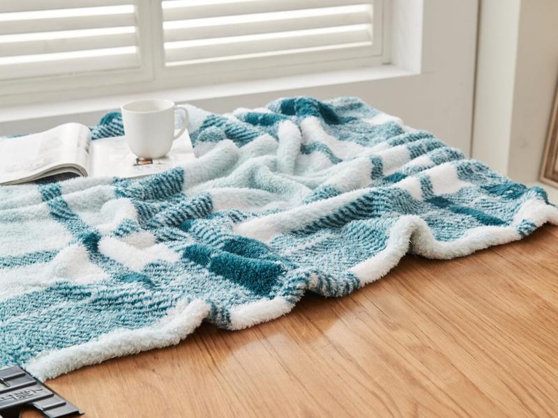 Fluffy Check Throw 130 x 180cm Extra Large Teddy Fleece Sofa Set Bed Blanket Christmas Throw Soft & Cozy Thermal Warm Checkered Travel Throws Blush Pink Green Charcoal Rust 4 Elegant Colors 5