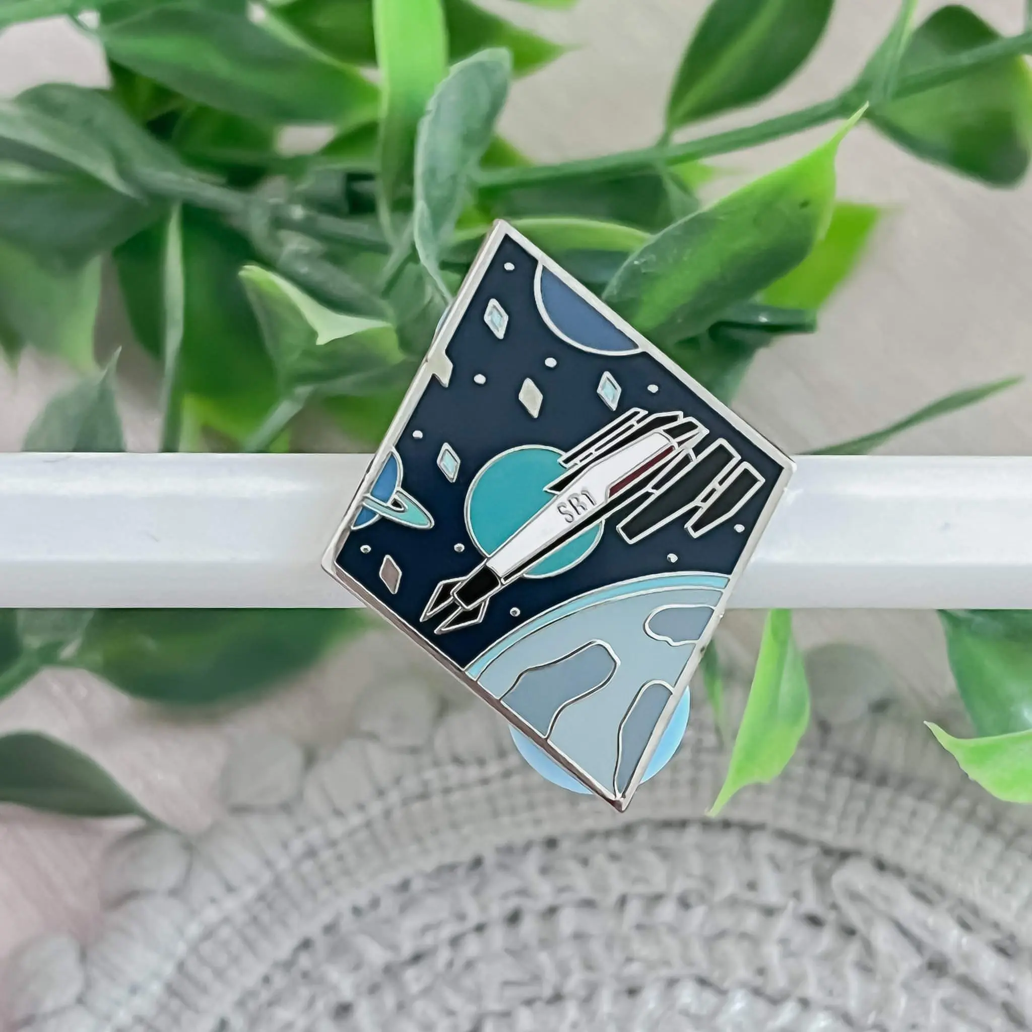 [seconds] Enamel Pin