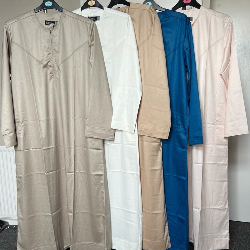 Omani round neck shiny thobe 7