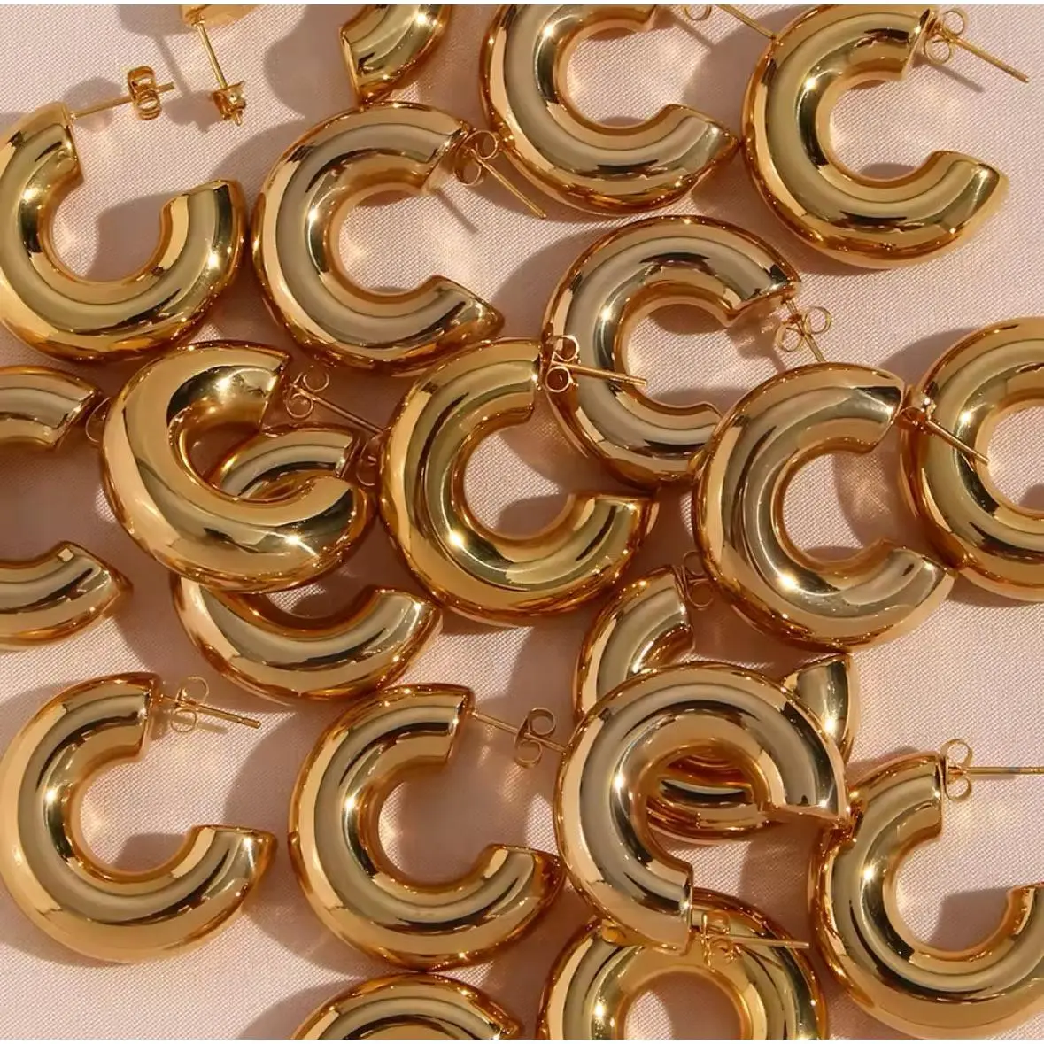 The Lightweight Chubby: Earrings in silver or gold